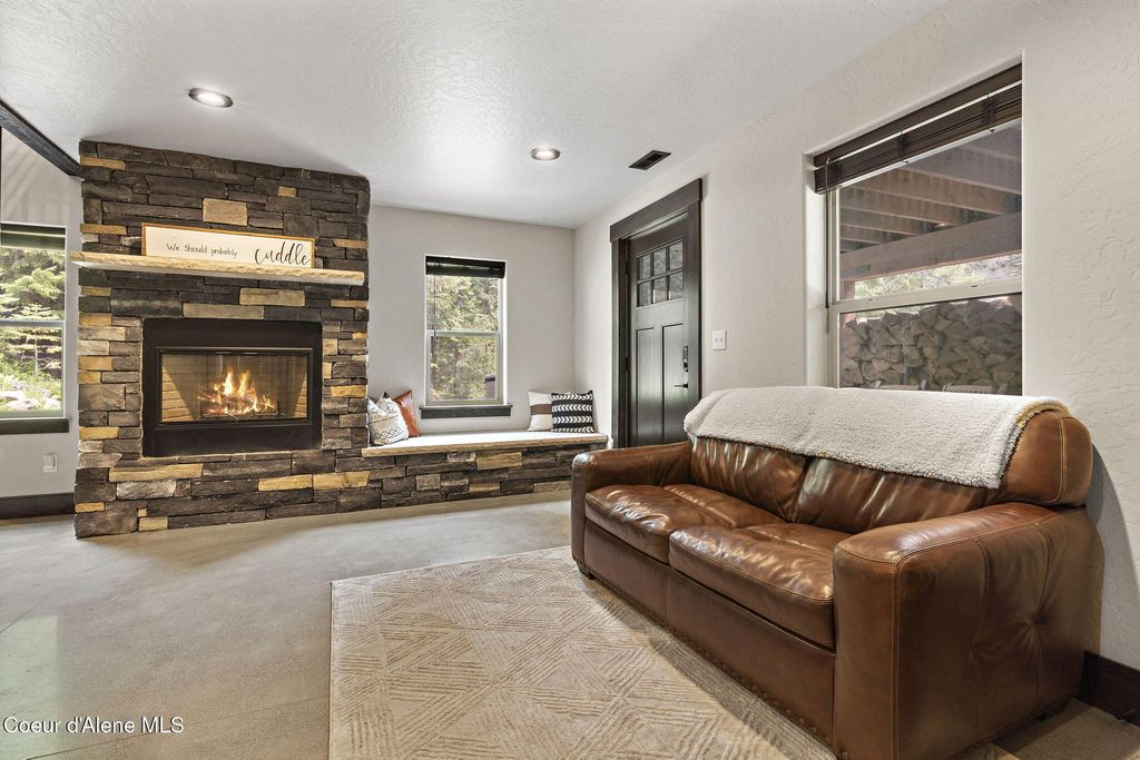 12704 N Lakewood Dr, Hayden, ID 83835 photo 12