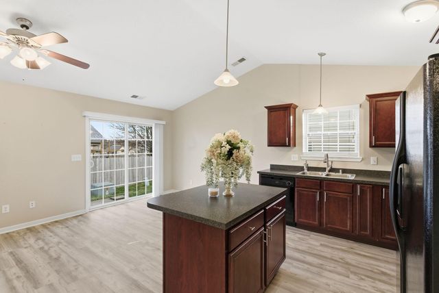 114 Lake Forest Drive, Georgetown, KY 40324