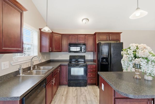 114 Lake Forest Drive, Georgetown, KY 40324