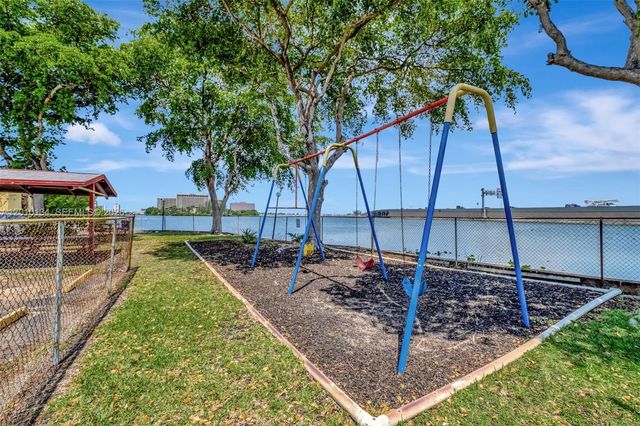 4801 NW 7th St 704-16, Miami, FL 33126