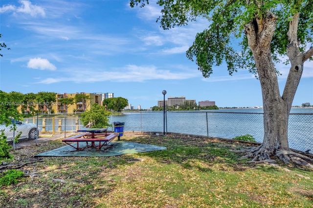 4801 NW 7th St 704-16, Miami, FL 33126