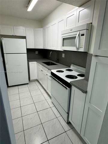 4801 NW 7th St 704-16, Miami, FL 33126