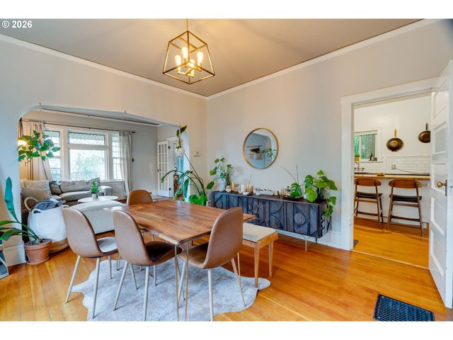 4136 Ne 10TH Ave, Portland, OR 97211