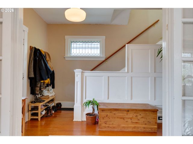 4136 Ne 10TH Ave, Portland, OR 97211