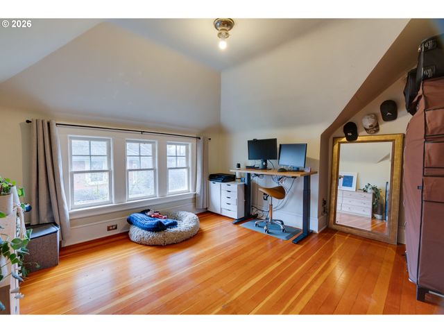 4136 Ne 10TH Ave, Portland, OR 97211