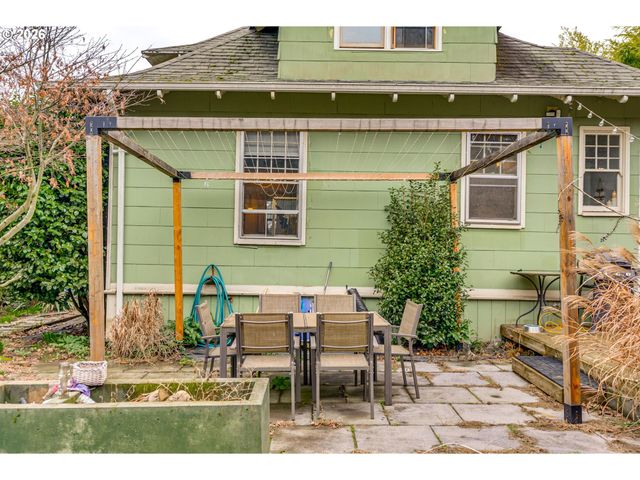 4136 Ne 10TH Ave, Portland, OR 97211