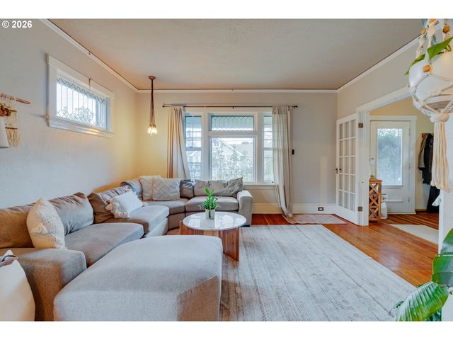 4136 Ne 10TH Ave, Portland, OR 97211