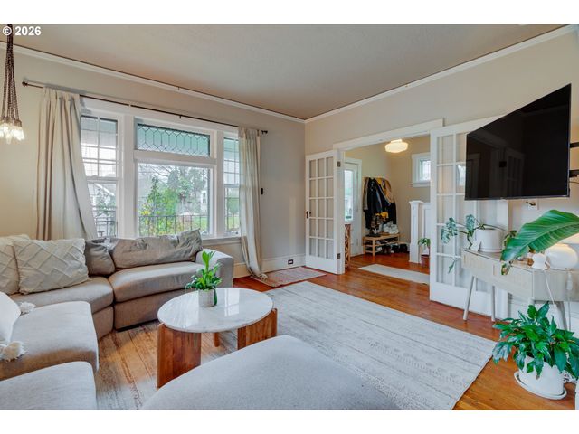 4136 Ne 10TH Ave, Portland, OR 97211