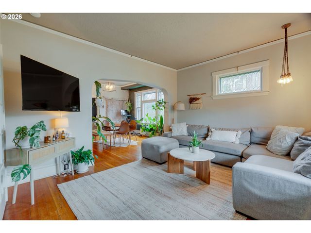 4136 Ne 10TH Ave, Portland, OR 97211