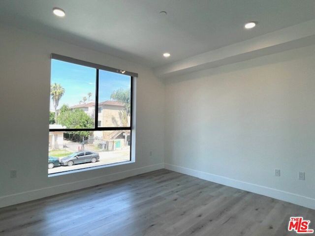14612 Calvert Street 202, Van Nuys, CA 91411
