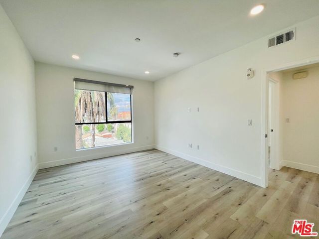 14612 Calvert Street 202, Van Nuys, CA 91411