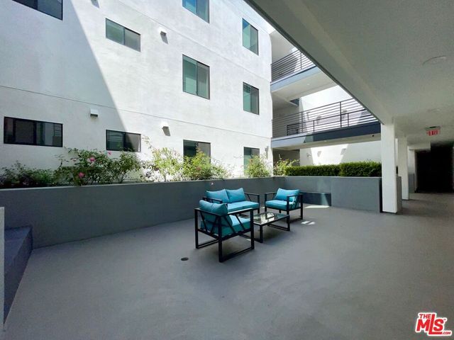 14612 Calvert Street 202, Van Nuys, CA 91411