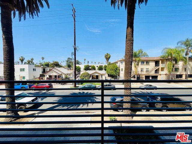 14612 Calvert Street 202, Van Nuys, CA 91411