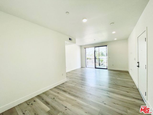 14612 Calvert Street 202, Van Nuys, CA 91411
