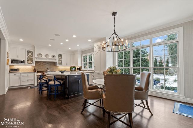 223 Cloverly Road, Grosse Pointe Farms, MI 48236