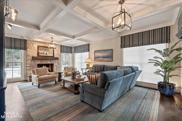 223 Cloverly Road, Grosse Pointe Farms, MI 48236