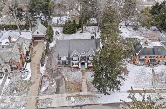223 Cloverly Road, Grosse Pointe Farms, MI 48236