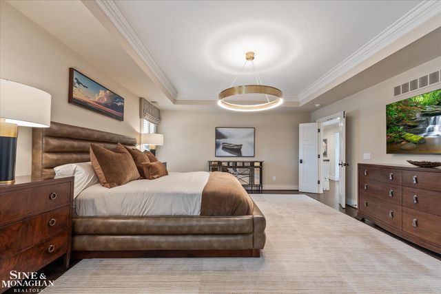 223 Cloverly Road, Grosse Pointe Farms, MI 48236