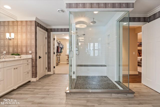 223 Cloverly Road, Grosse Pointe Farms, MI 48236