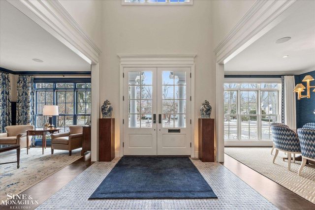 223 Cloverly Road, Grosse Pointe Farms, MI 48236