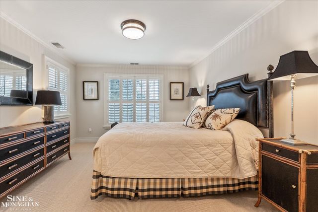 223 Cloverly Road, Grosse Pointe Farms, MI 48236