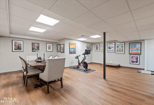 223 Cloverly Road, Grosse Pointe Farms, MI 48236