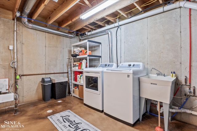 223 Cloverly Road, Grosse Pointe Farms, MI 48236