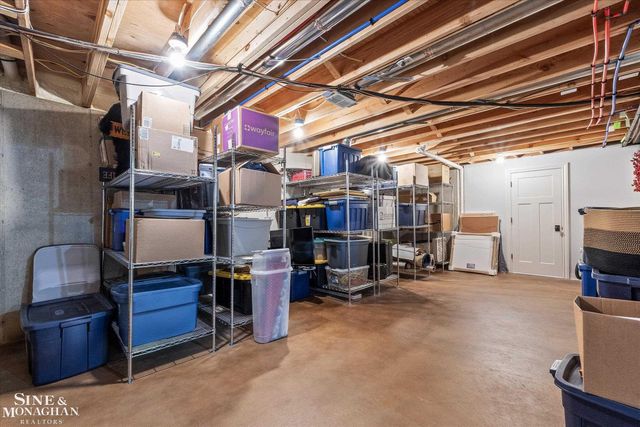 223 Cloverly Road, Grosse Pointe Farms, MI 48236