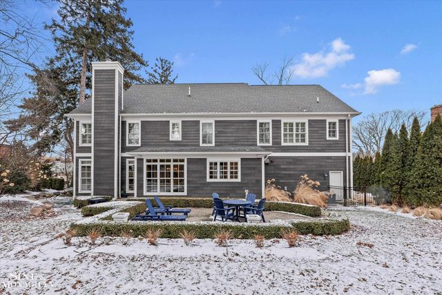 223 Cloverly Road, Grosse Pointe Farms, MI 48236