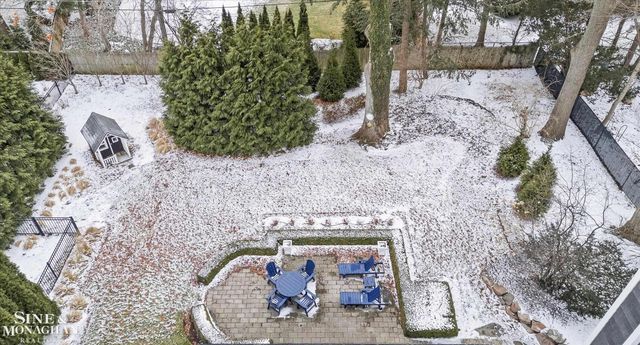 223 Cloverly Road, Grosse Pointe Farms, MI 48236