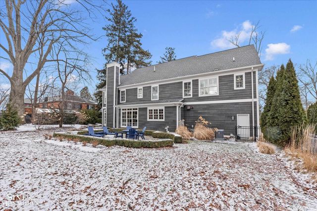 223 Cloverly Road, Grosse Pointe Farms, MI 48236
