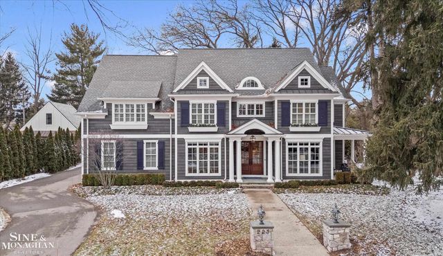 223 Cloverly Road, Grosse Pointe Farms, MI 48236