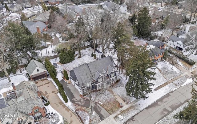 223 Cloverly Road, Grosse Pointe Farms, MI 48236