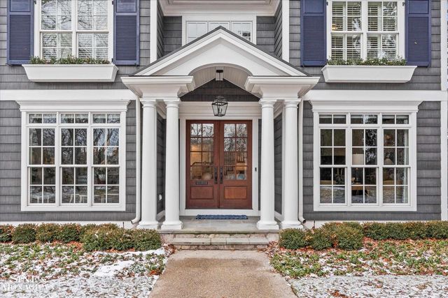 223 Cloverly Road, Grosse Pointe Farms, MI 48236