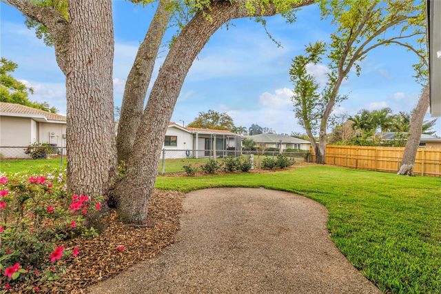 12088 70TH AVENUE, Seminole, FL 33772