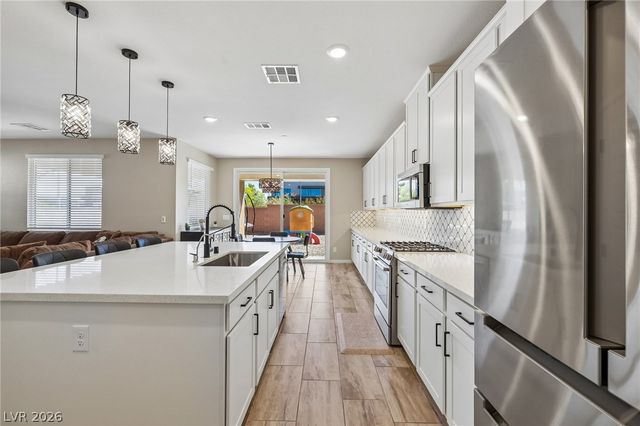 194 Viento Ridge Street, Henderson, NV 89012