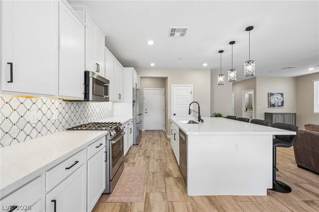 194 Viento Ridge Street, Henderson, NV 89012