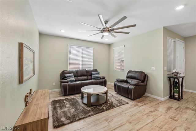 194 Viento Ridge Street, Henderson, NV 89012
