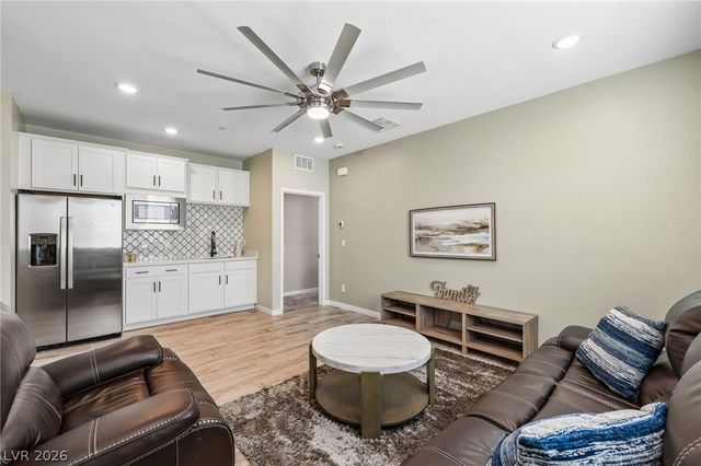 194 Viento Ridge Street, Henderson, NV 89012
