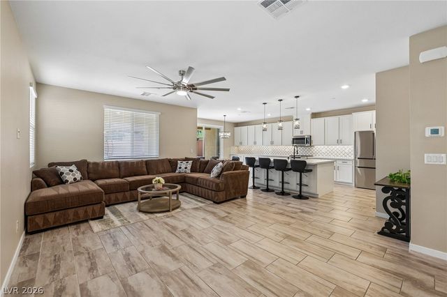 194 Viento Ridge Street, Henderson, NV 89012