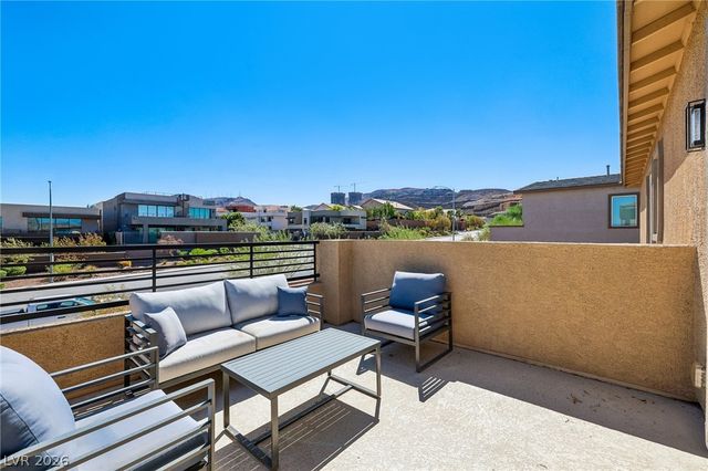 194 Viento Ridge Street, Henderson, NV 89012