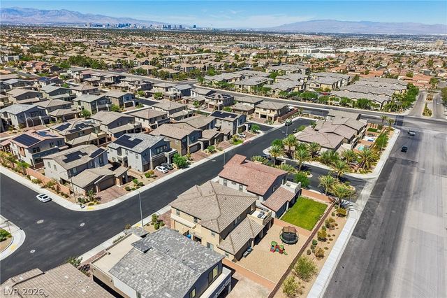 194 Viento Ridge Street, Henderson, NV 89012