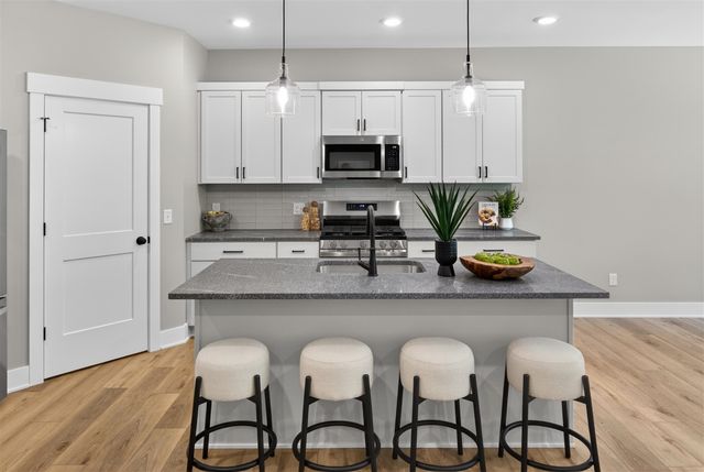 17426 Ridge Avenue, Ferrysburg, MI 49409