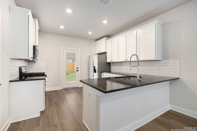 6302 MONK LANDING, Converse, TX 78109