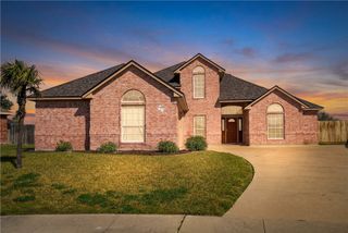 1011 Black Diamond Ct, Portland, TX 78374