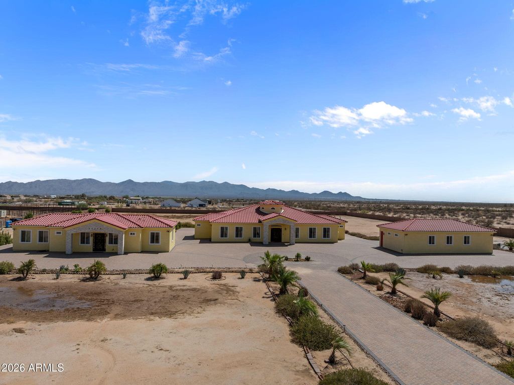 24235 W PINNACLE VISTA Lane, Wittmann, AZ 85361 — exterior
