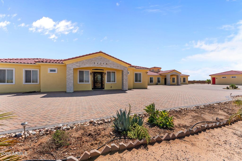 24235 W PINNACLE VISTA Lane, Wittmann, AZ 85361 — photo 2