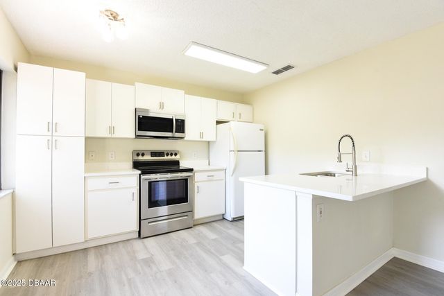 1601 Big Tree Rd Apt 1006, Daytona Beach, FL 32119