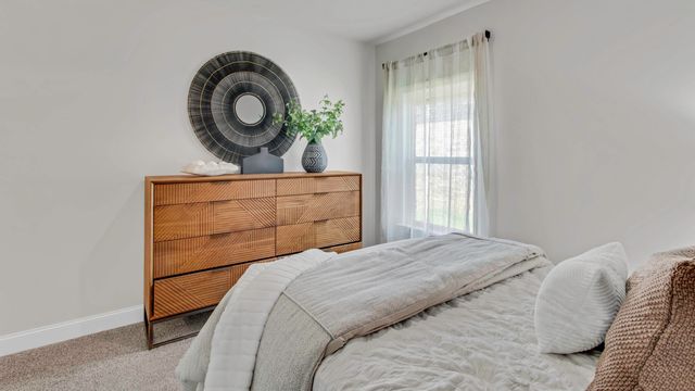 1010 MEWBORN FARM RD, Oakland, TN 38060