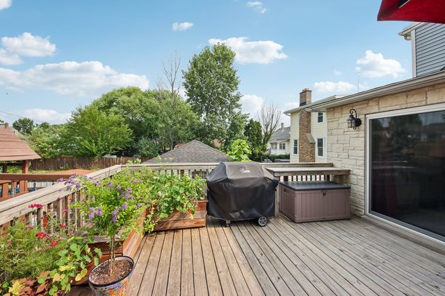 1216 Canfield Road, Park Ridge, IL 60068